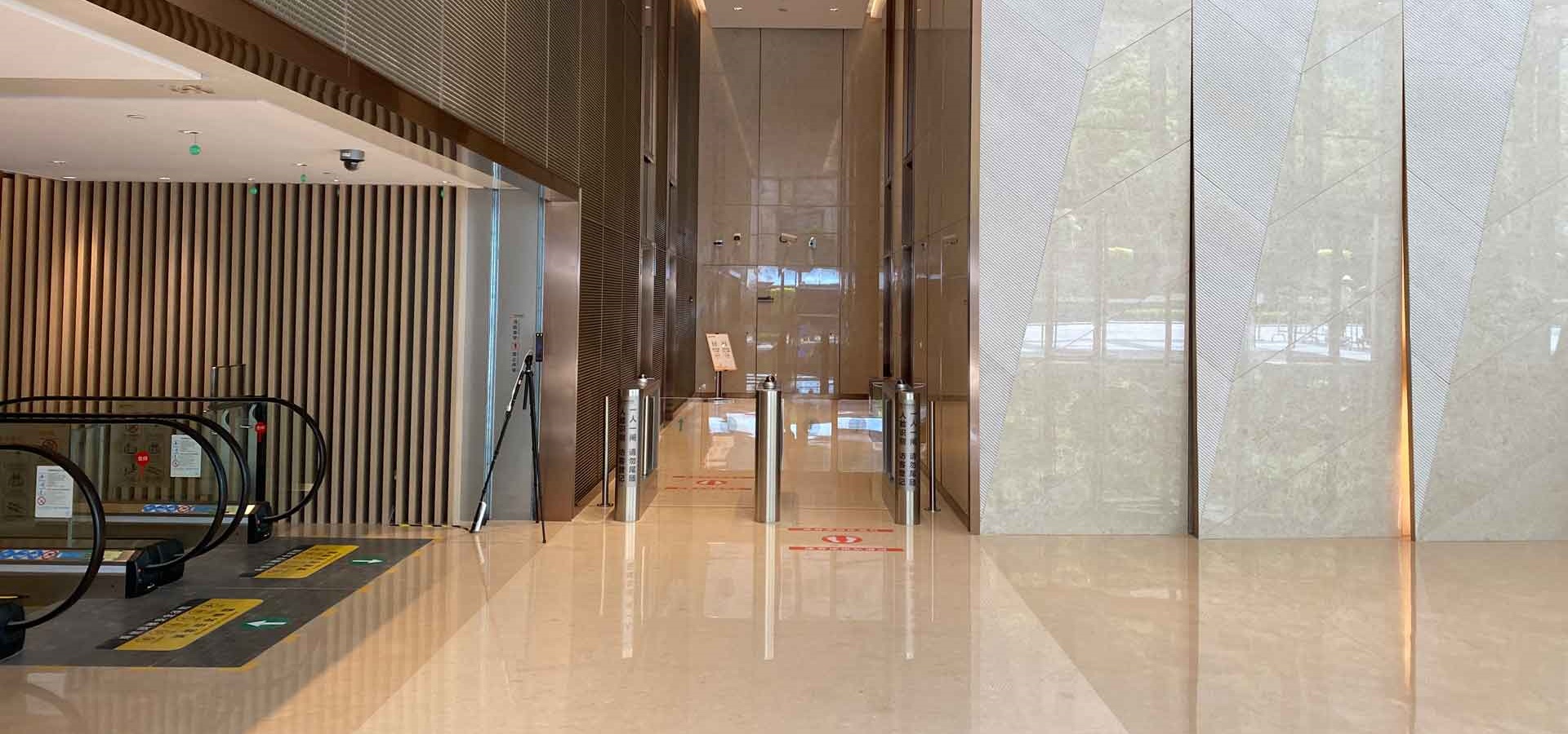 上海1188金融中心电梯间